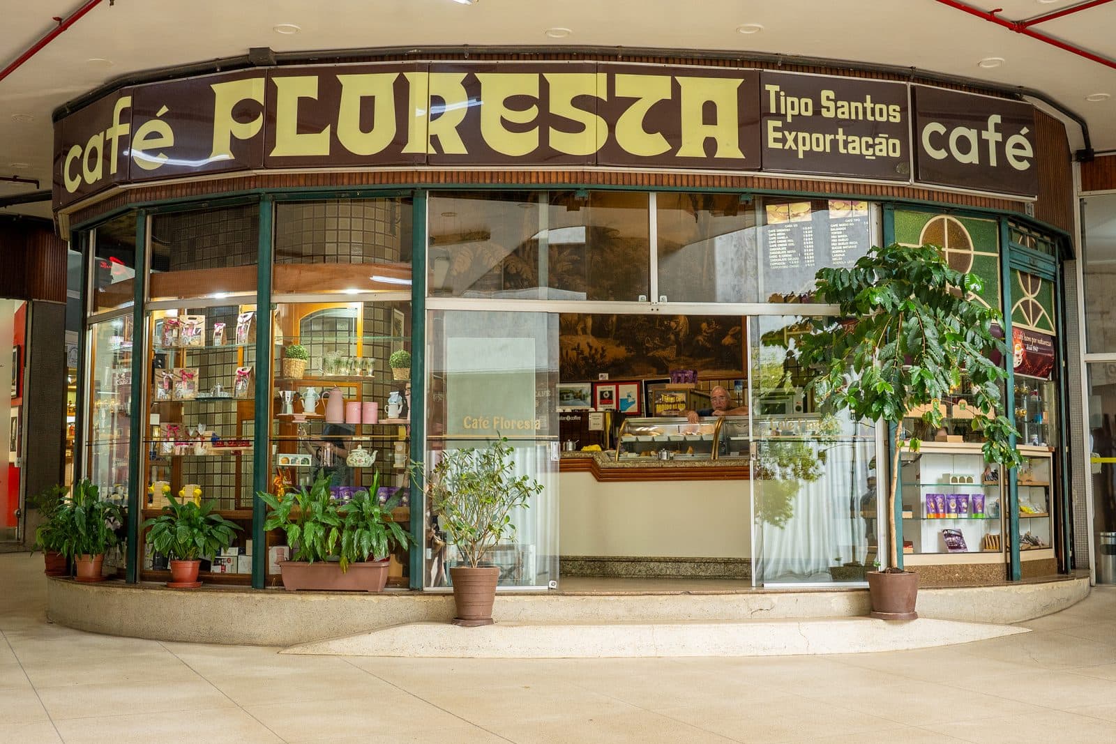 Café Floresta, no térreo do Edifício Copan, centro de São Paulo