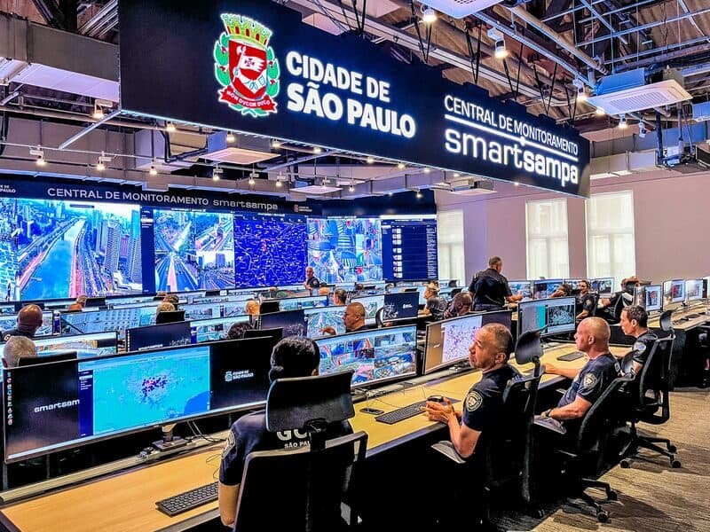 Central de monitoramento Smart Sampa — programa de segurança no centro de São Paulo
